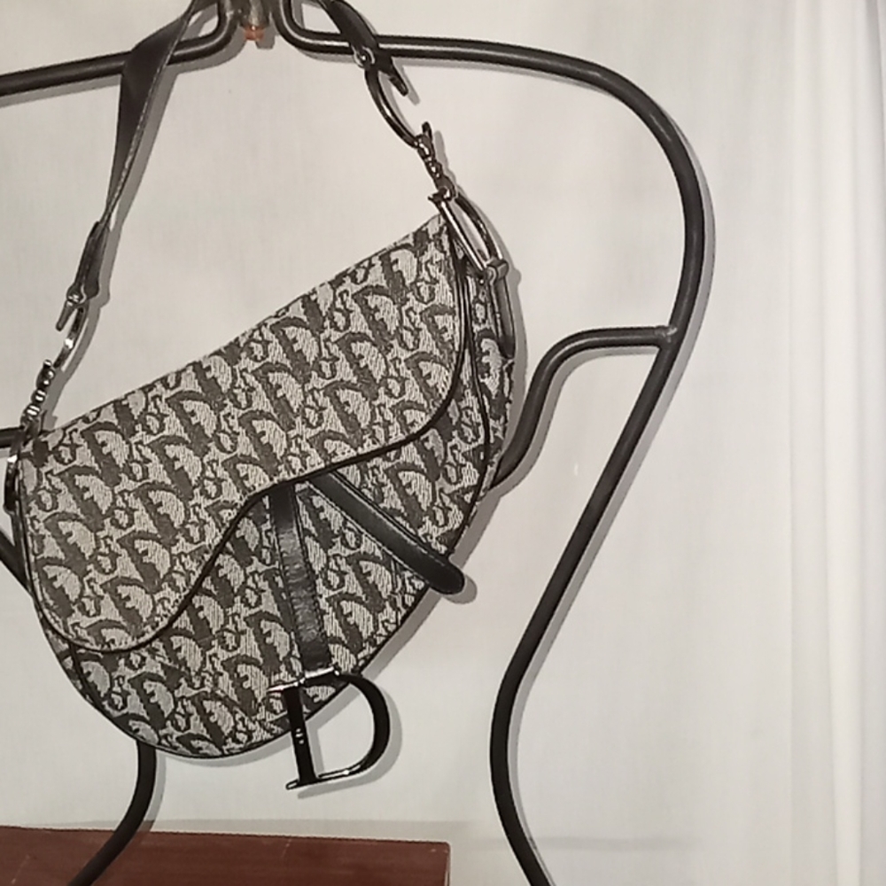 CHRISTIAN DIOR HAND BAG